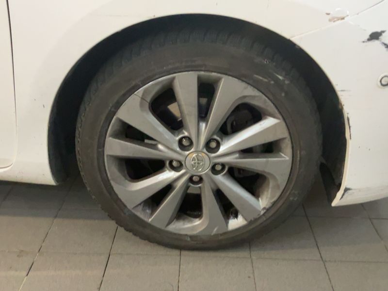 Toyota Auris 1.8 Hybrid Lounge 2013 – снимка 11