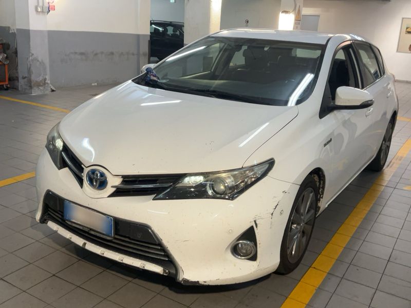 Toyota Auris 1.8 Hybrid Lounge 2013 – снимка 1