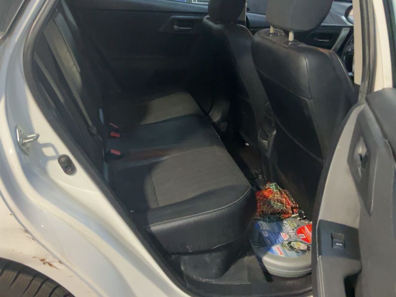 Toyota Auris 1.8 Hybrid Lounge 2013 – снимка 19