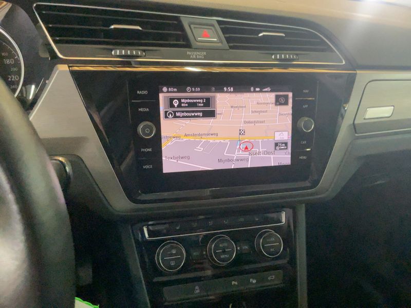 Volkswagen Touran 1.5 TSI ACT Comfortline BlueMotion Tech 2018 – снимка 17