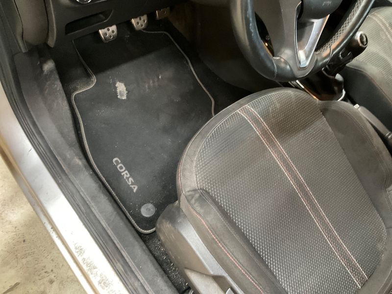 Opel Corsa 1.4 Color Edition 2017 – снимка 29