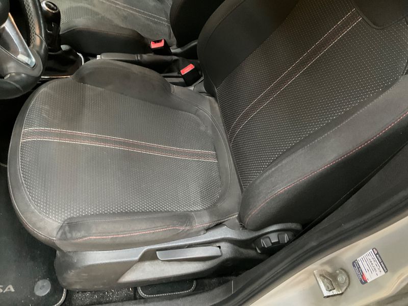 Opel Corsa 1.4 Color Edition 2017 – снимка 30