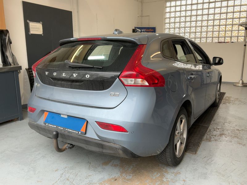 Volvo V40 2.0 D2 Momentum 2017 – снимка 8