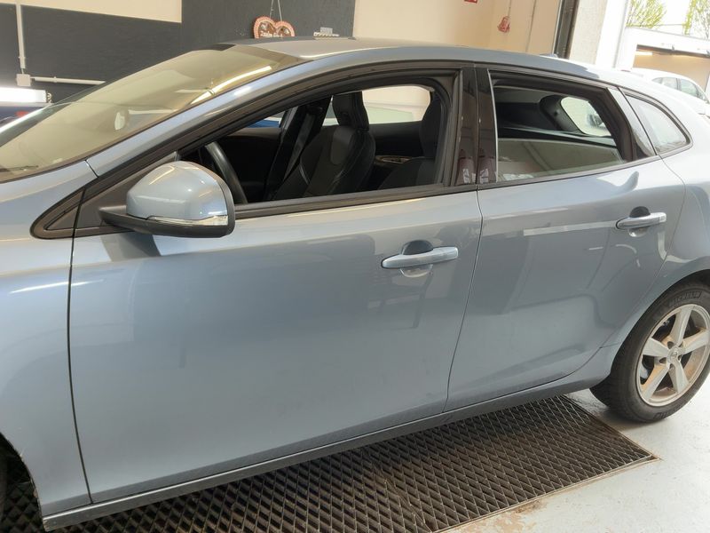 Volvo V40 2.0 D2 Momentum 2017 – снимка 4