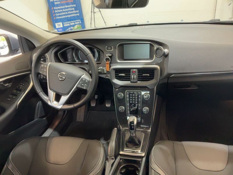 Volvo V40 2.0 D2 Momentum 2017 – снимка 18