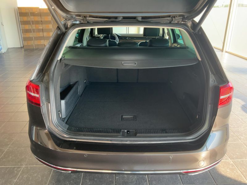 Volkswagen Passat 2.0 TDI Highline 4Motion BlueMotion Tech 2015 – снимка 15