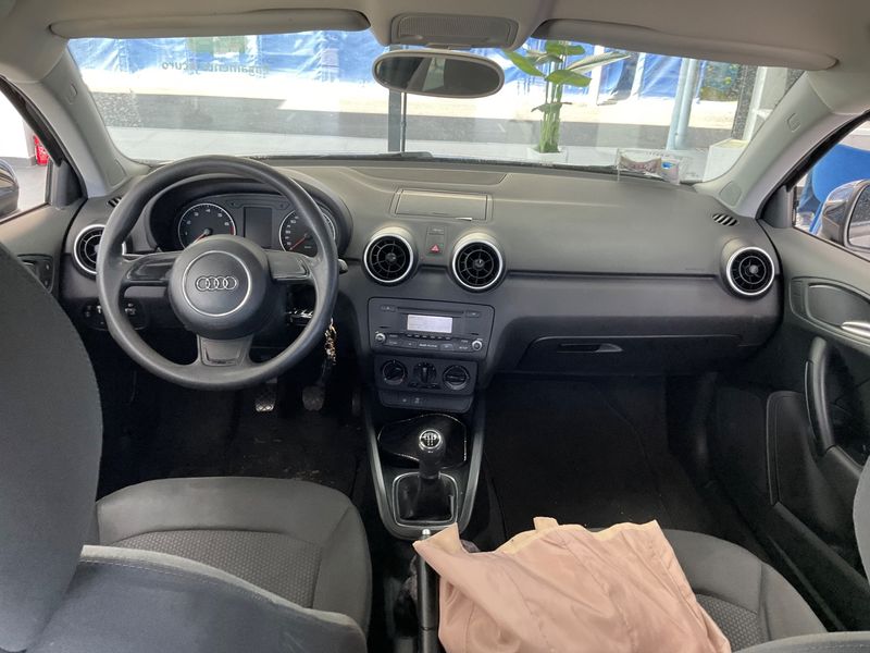 Audi A1 1.2 TFSI Attraction 2011 – снимка 17
