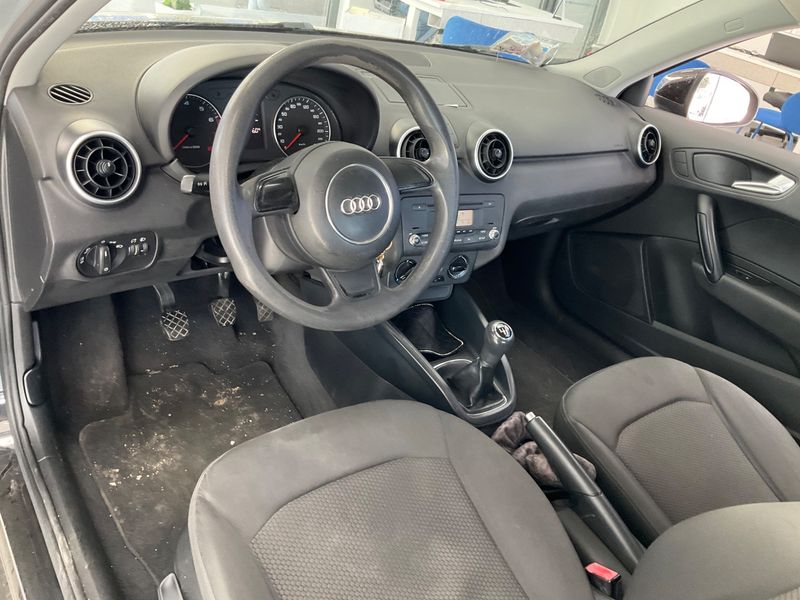 Audi A1 1.2 TFSI Attraction 2011 – снимка 26