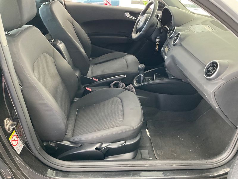 Audi A1 1.2 TFSI Attraction 2011 – снимка 16