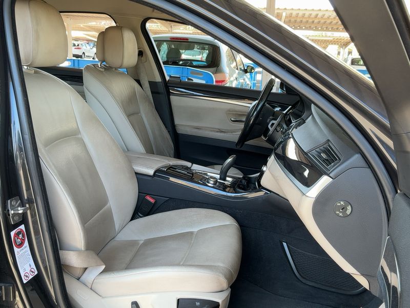 BMW 5er 520d 2011 – снимка 16