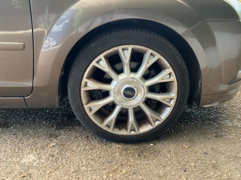 Ford Focus 2.0 Titanium 2007 – снимка 11