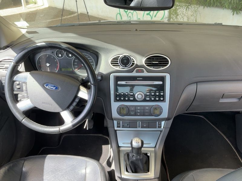 Ford Focus 2.0 Titanium 2007 – снимка 17