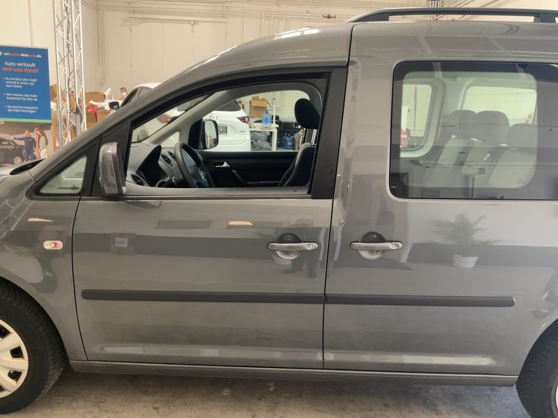 Volkswagen Caddy 1.6 TDI Trendline 2011 – снимка 4