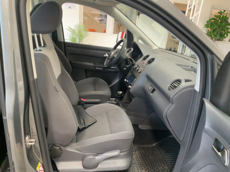 Volkswagen Caddy 1.6 TDI Trendline 2011 – снимка 16