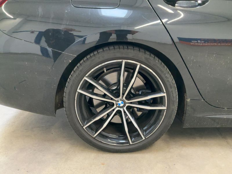 BMW 3er 330d xDrive M Sport 2019 – снимка 9