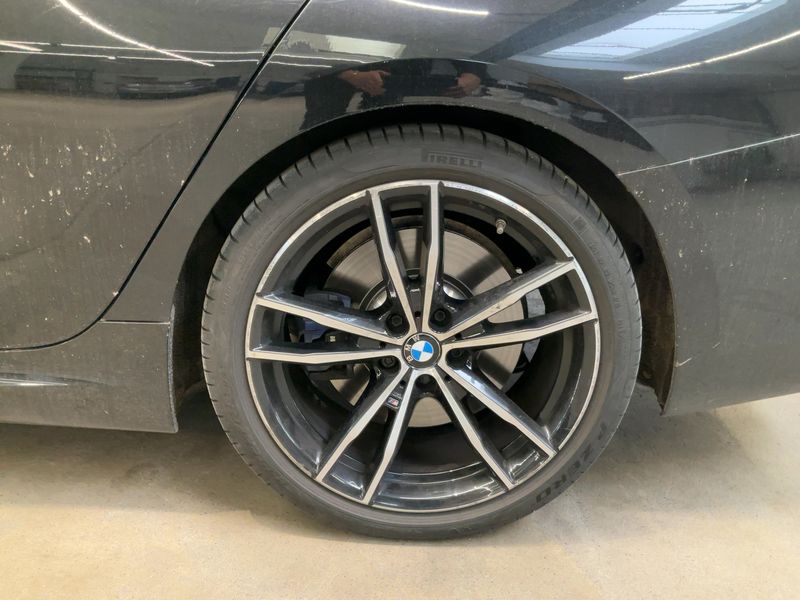 BMW 3er 330d xDrive M Sport 2019 – снимка 5