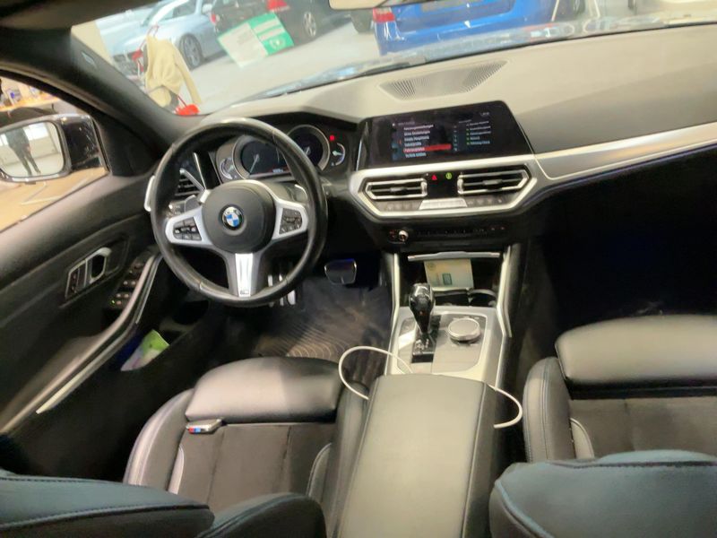 BMW 3er 330d xDrive M Sport 2019 – снимка 18