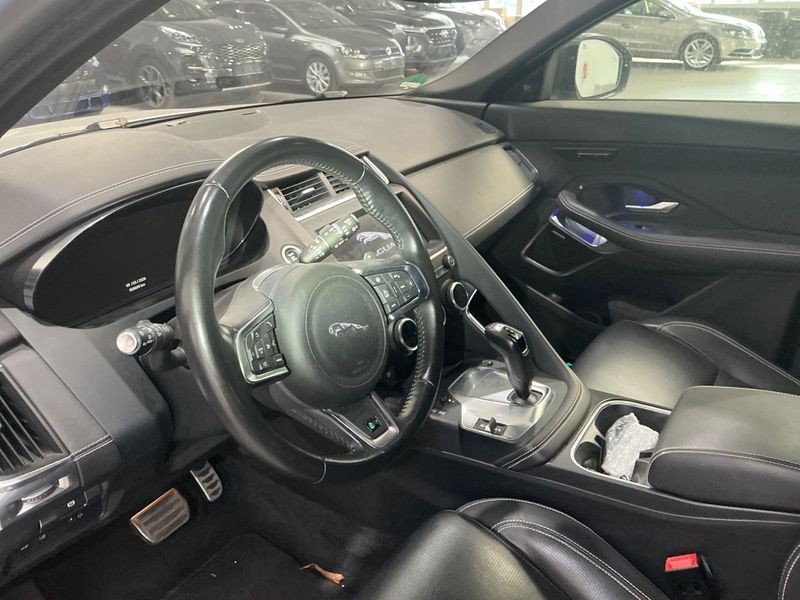 Jaguar E-Pace D240 R-Dynamic HSE AWD 2018 – снимка 32