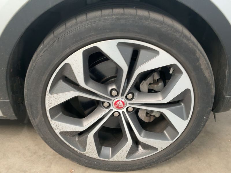 Jaguar E-Pace D240 R-Dynamic HSE AWD 2018 – снимка 11