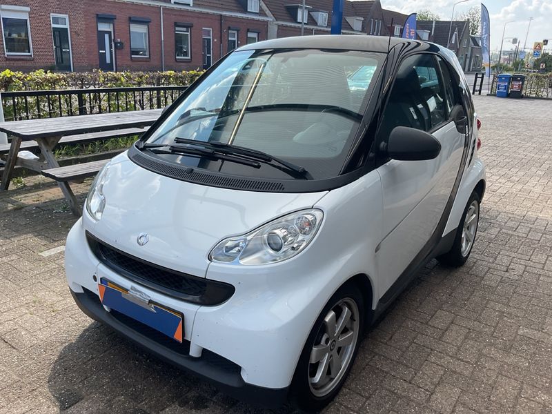 Smart fortwo 1.0 Micro Hybrid Drive pure 2011 – снимка 1