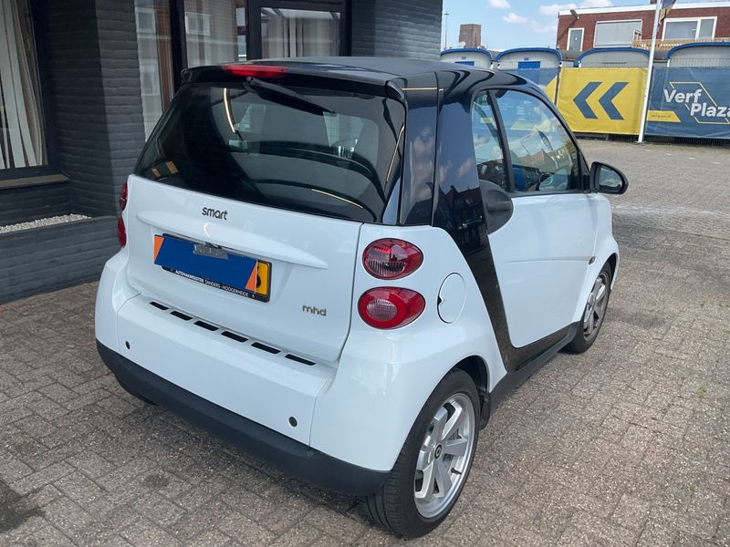 Smart fortwo 1.0 Micro Hybrid Drive pure 2011 – снимка 2