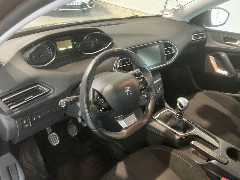 Peugeot 308 1.6 e-HDi Active 2014 – снимка 25