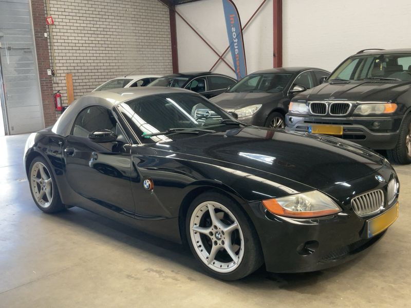 BMW Z4 3.0i 2004 – снимка 12
