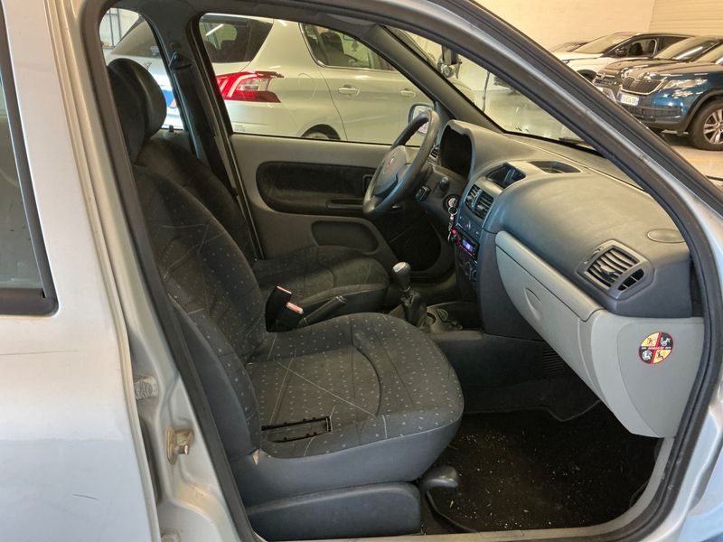 Renault Clio 1.2 Expression 2002 – снимка 3