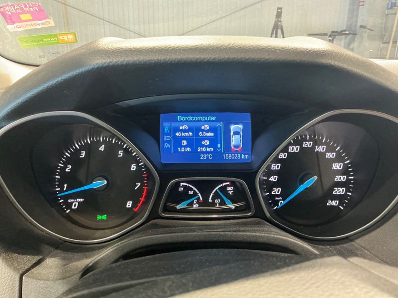 Ford Focus 1.0 EcoBoost Titanium 2012 – снимка 4