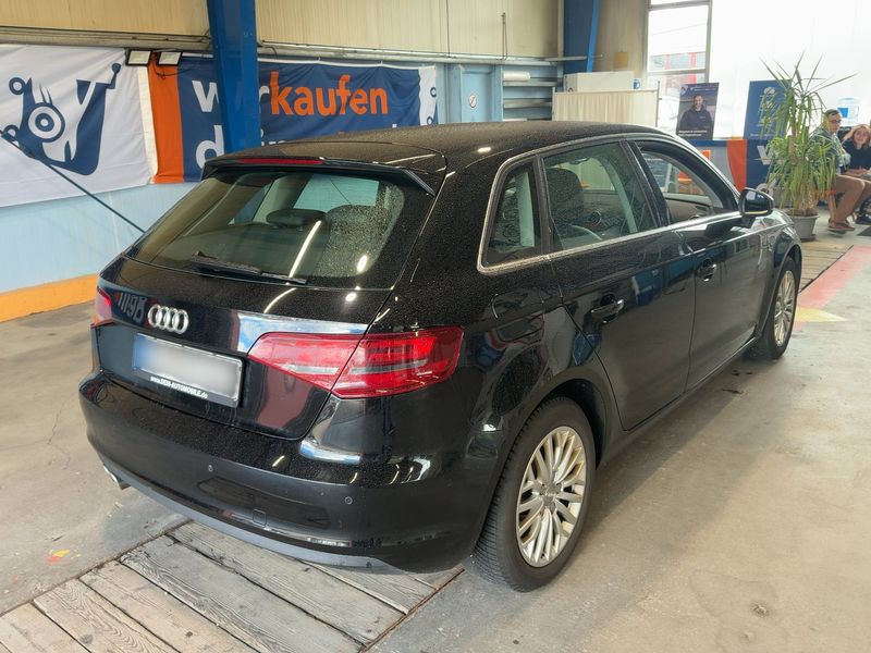 Audi A3 Sportback 2.0 TDI Ambiente 2015 – снимка 8