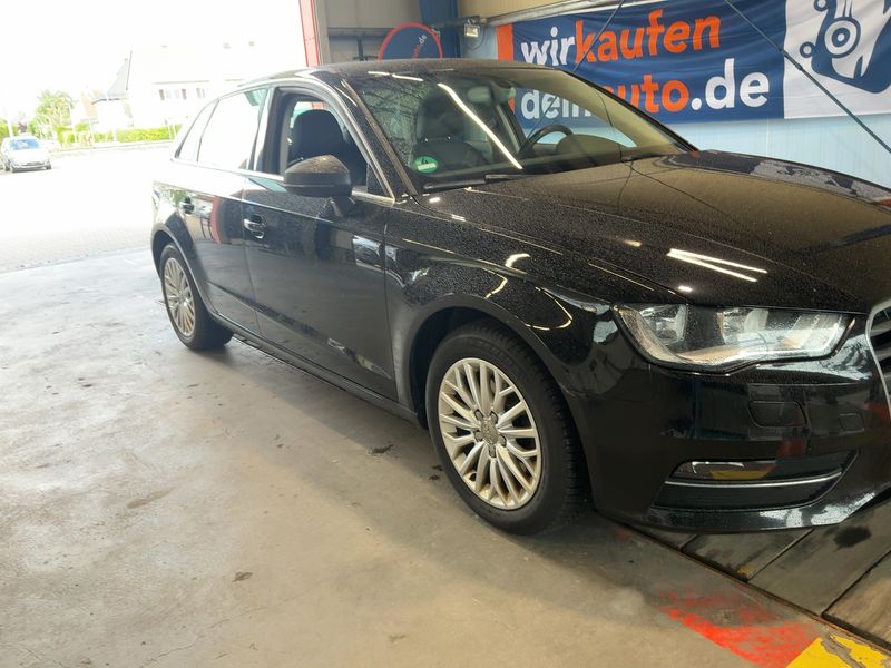 Audi A3 Sportback 2.0 TDI Ambiente 2015 – снимка 12