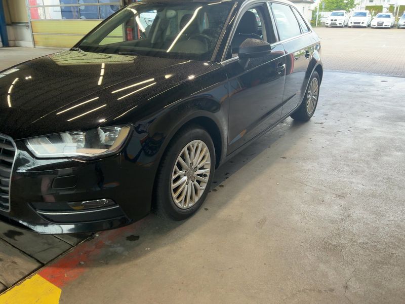Audi A3 Sportback 2.0 TDI Ambiente 2015 – снимка 2