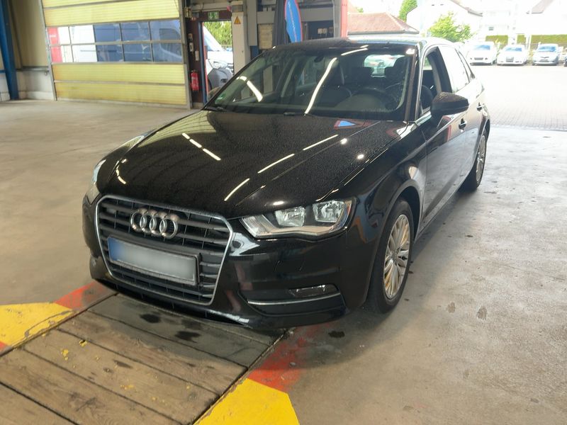 Audi A3 Sportback 2.0 TDI Ambiente 2015 – снимка 1