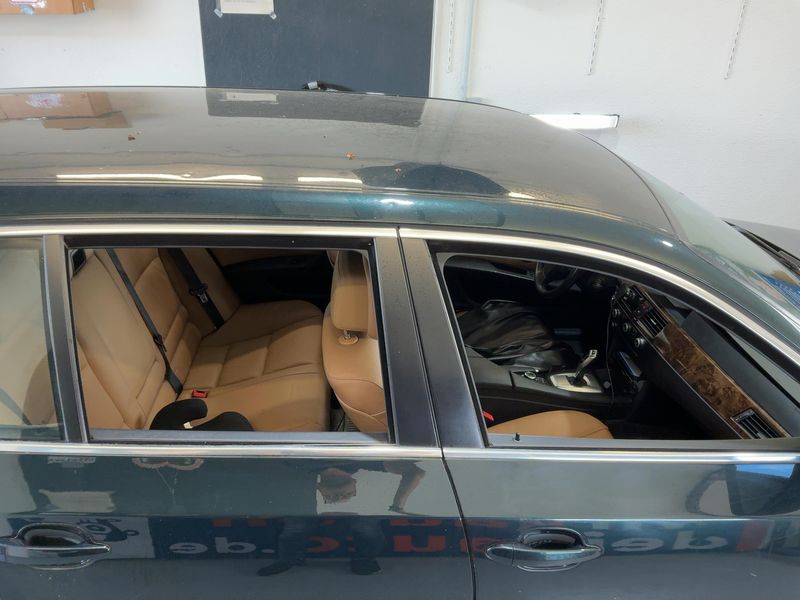 BMW 5er 520d 2010 – снимка 21