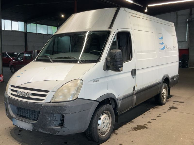 Iveco Daily 2.3 Diesel GKa 35 S Radstand 3300 2009 – снимка 1