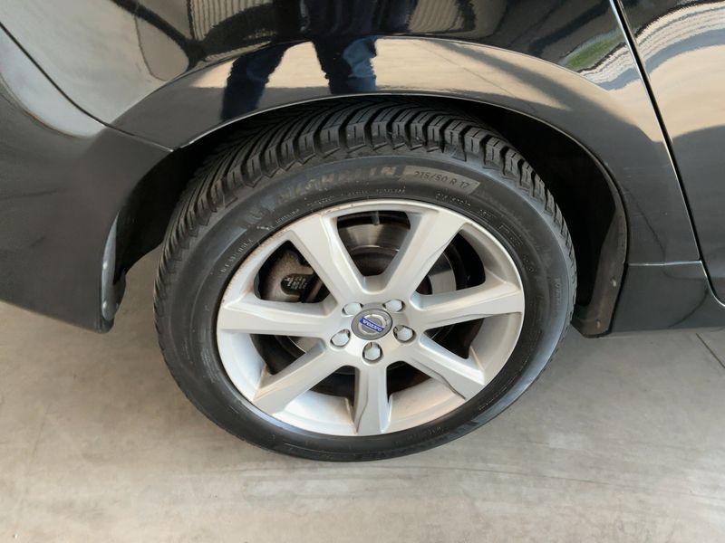 Volvo V60 2.0 D3 Momentum 2018 – снимка 9