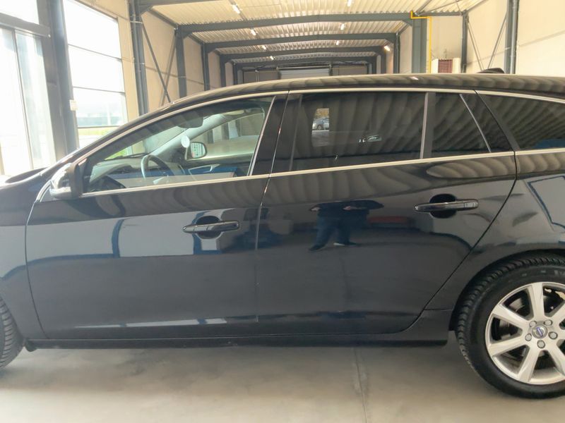 Volvo V60 2.0 D3 Momentum 2018 – снимка 4