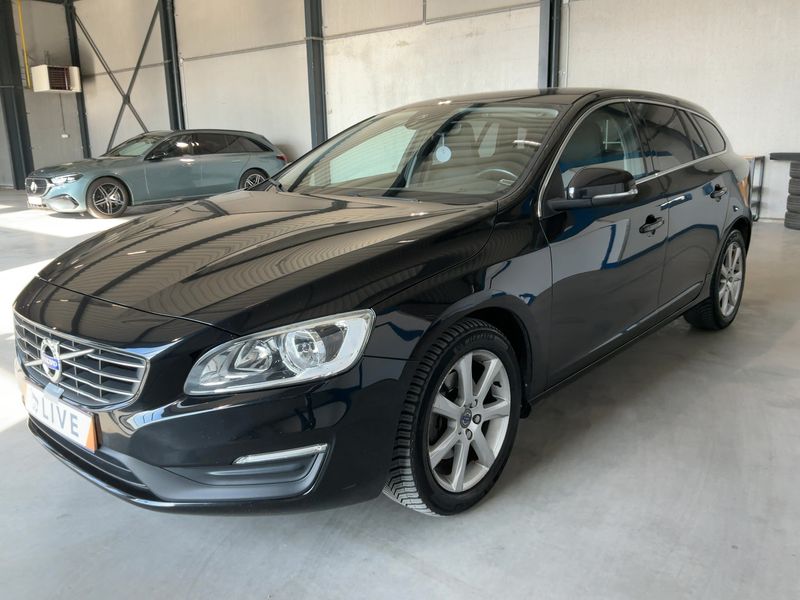 Volvo V60 2.0 D3 Momentum 2018 – снимка 1