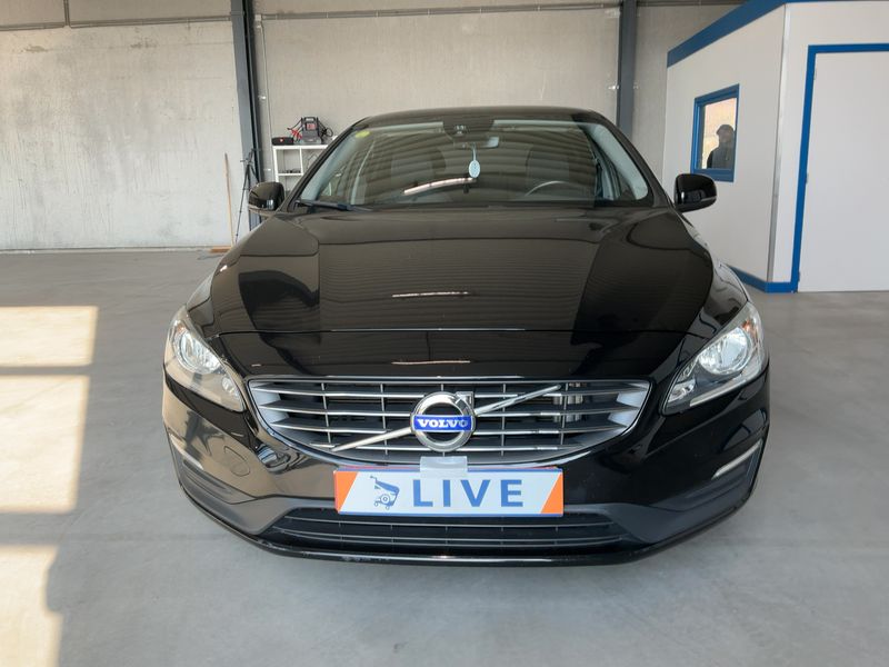 Volvo V60 2.0 D3 Momentum 2018 – снимка 14