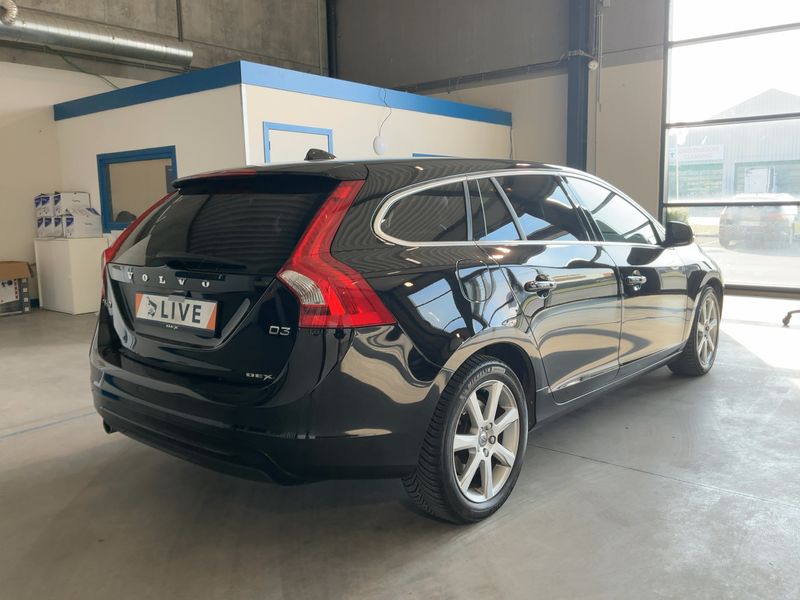 Volvo V60 2.0 D3 Momentum 2018 – снимка 8