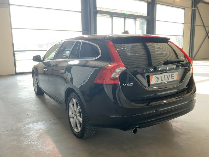 Volvo V60 2.0 D3 Momentum 2018 – снимка 6