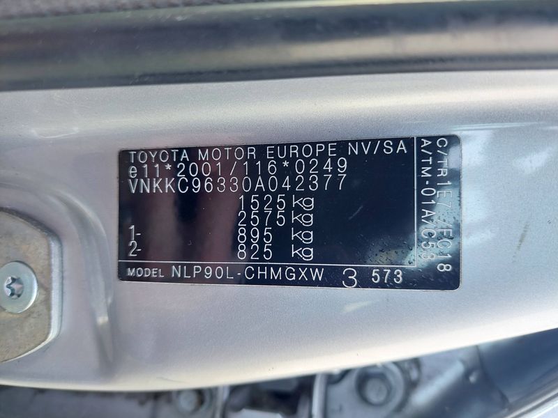Toyota Yaris 1.4 D-4D Luna 2006 – снимка 18