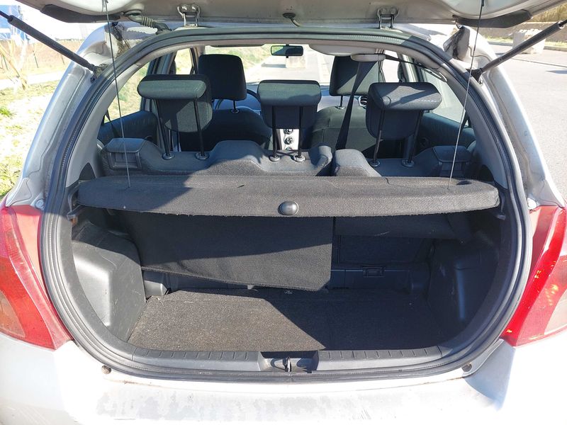 Toyota Yaris 1.4 D-4D Luna 2006 – снимка 9