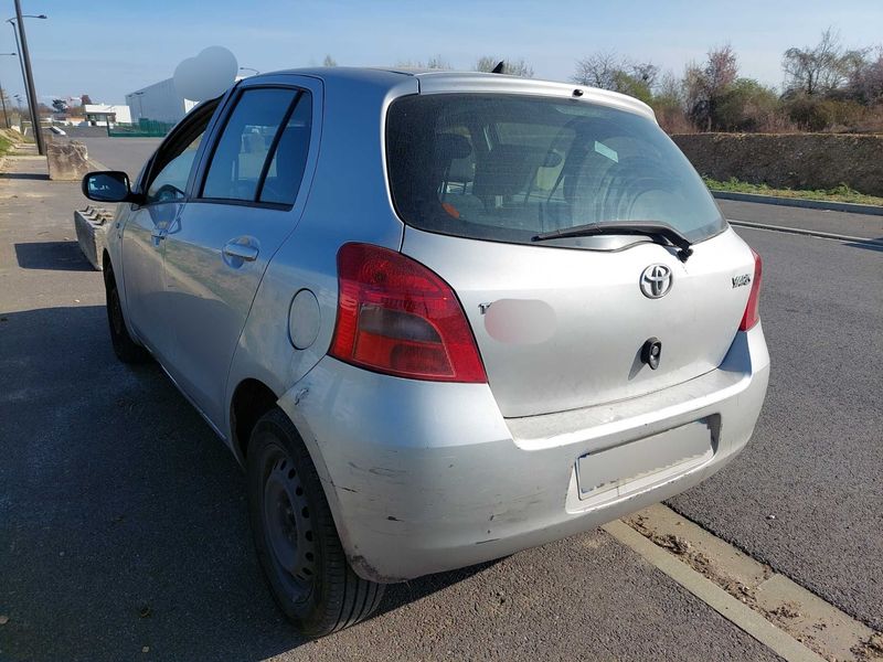 Toyota Yaris 1.4 D-4D Luna 2006 – снимка 3