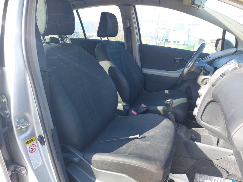 Toyota Yaris 1.4 D-4D Luna 2006 – снимка 10