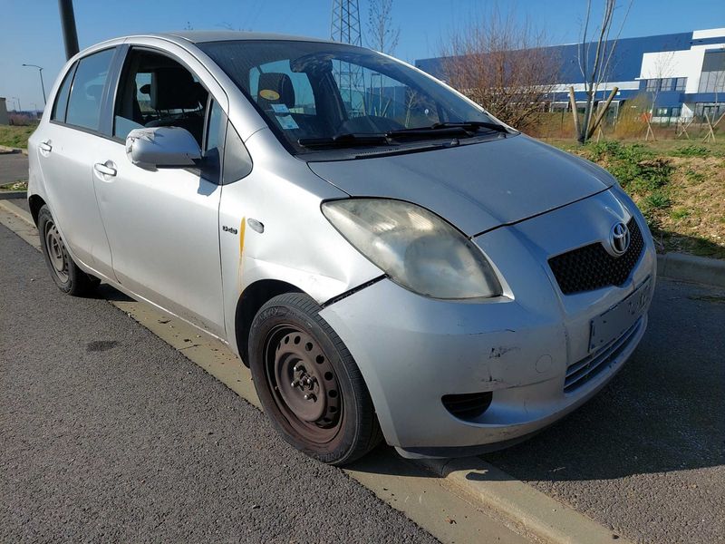 Toyota Yaris 1.4 D-4D Luna 2006 – снимка 6