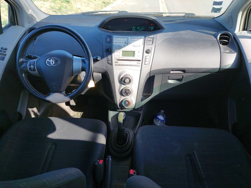 Toyota Yaris 1.4 D-4D Luna 2006 – снимка 11