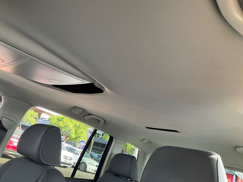 Volkswagen Touran 2.0 TDI United 2008 – снимка 25