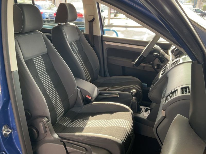Volkswagen Touran 2.0 TDI United 2008 – снимка 16