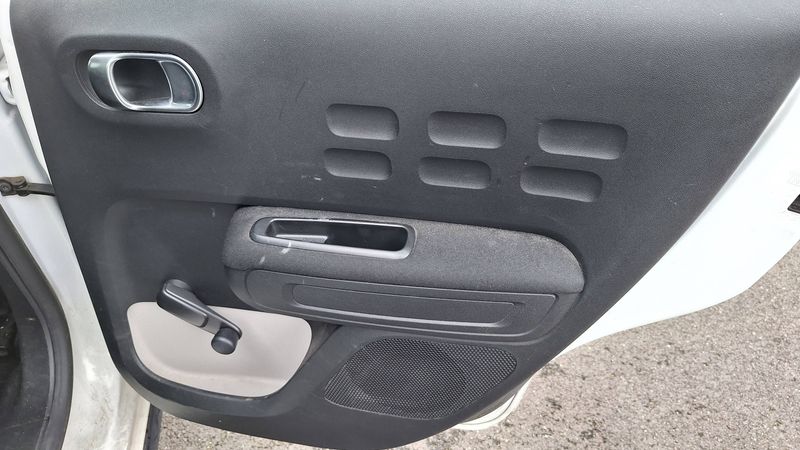 Citroen C3 1.2 PureTech Shine 2018 – снимка 41